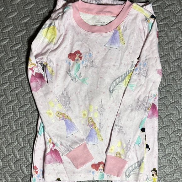Pottery Barn Disney Princess Long Sleeve Pajama Set Girls Size 6 - Picture 3 of 6